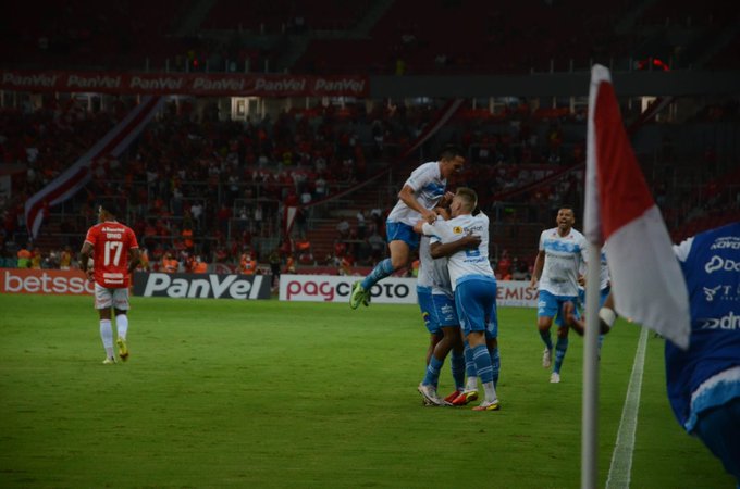 Internacional empata com Novo Hamburgo e é vaiado em casa