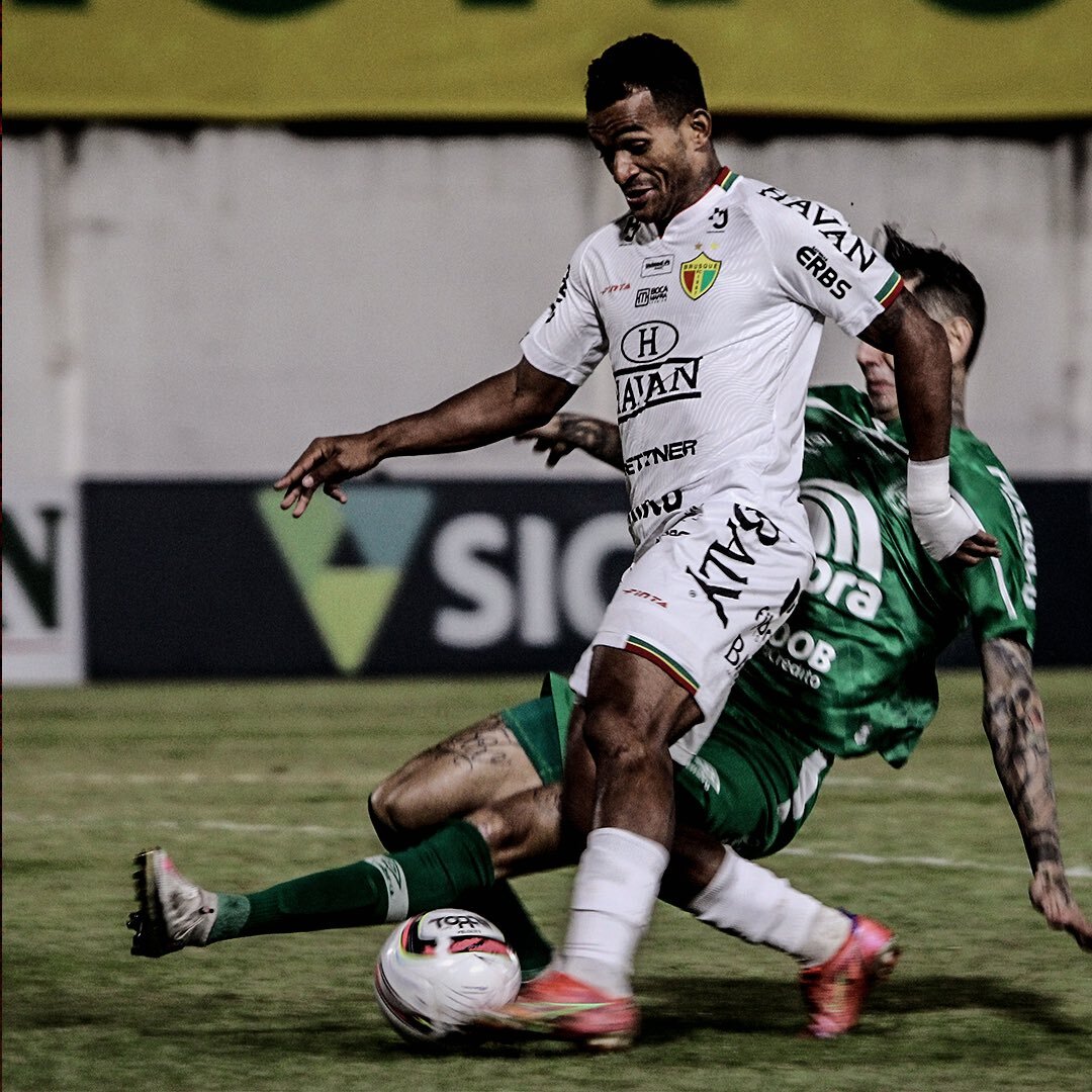 No duelo catarinense, Brusque e Chape empatam na Série B