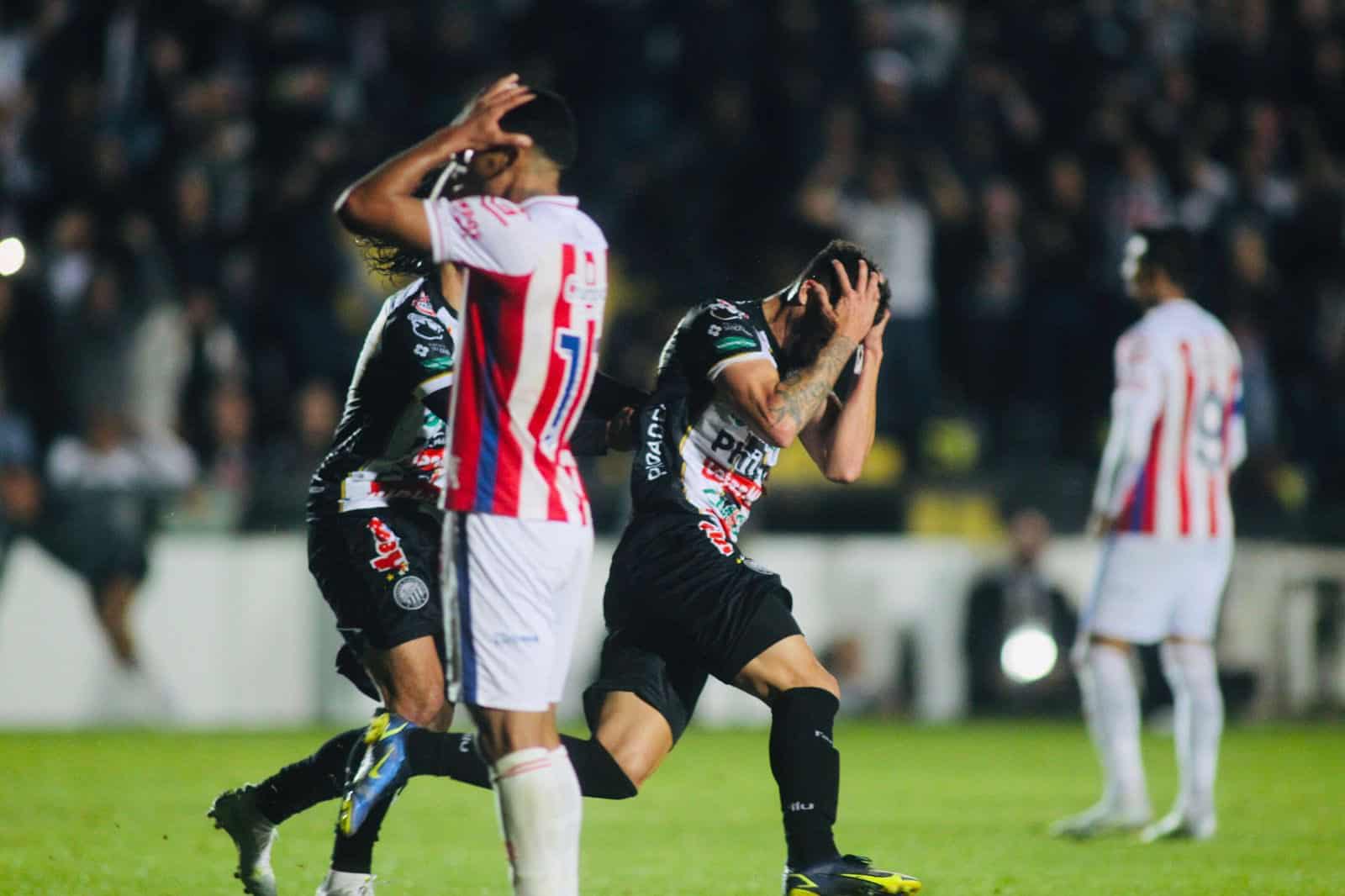 Operário afunda Náutico na lanterna com gol no fim