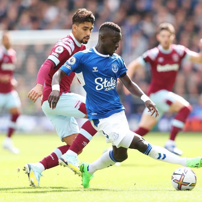 Everton vence o West Ham