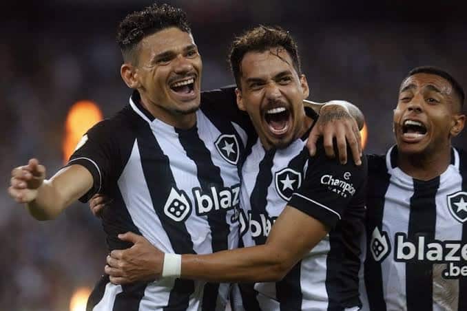 Estátua prometida para Garrincha