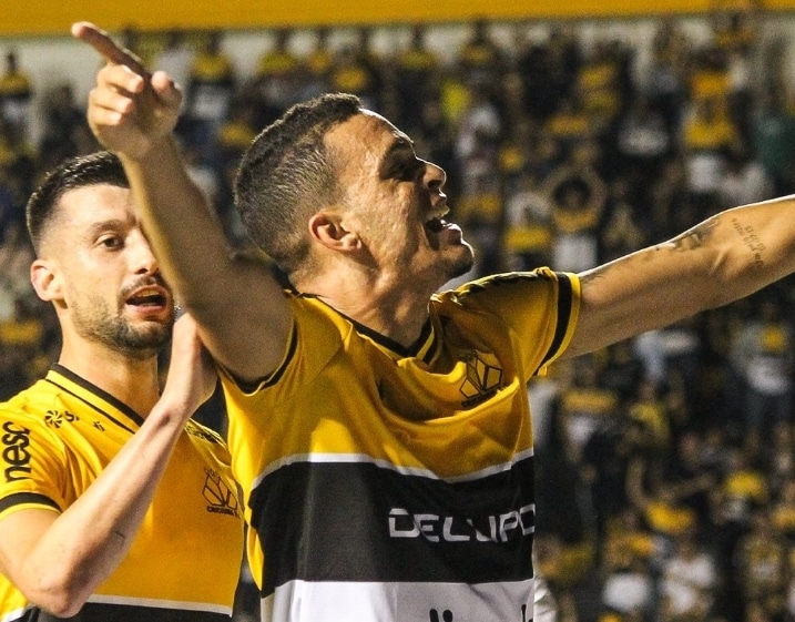 Criciúma vence e deixa o Náutico em desespero