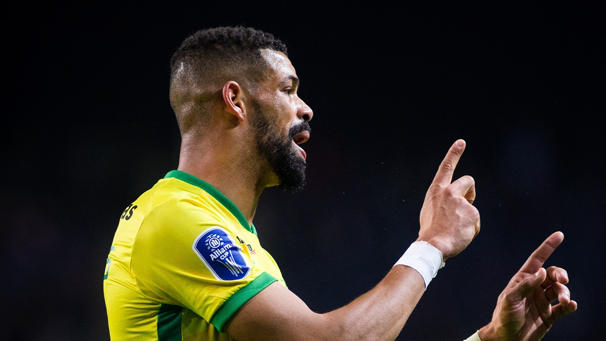 América-MG anuncia a contratação de zagueiro com experiência na Europa