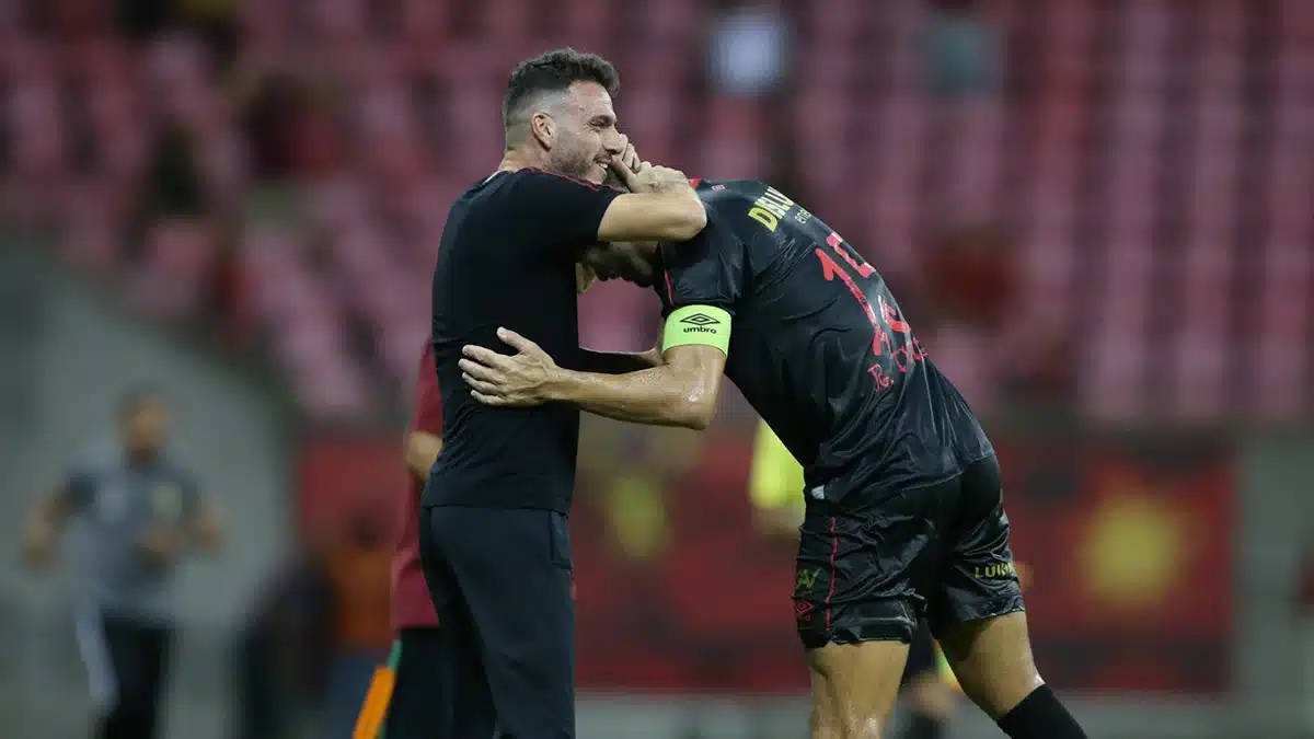 Thyere comemora classificação do Sport na Copa do Nordeste