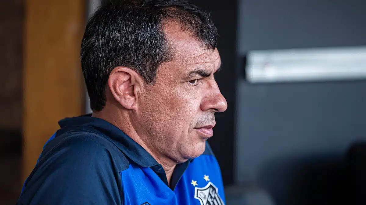 Carille adota discurso esperançoso após vice do Paulistão