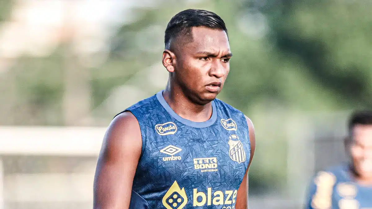 Vai jogar onde? Santos tenta resolver situação de Morelos nesta semana