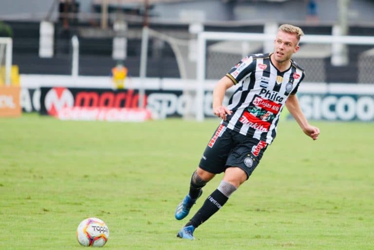 Fábio Alemão celebra primeiro gol pelo Operário-PR e destaca força do elenco em vitória sobre a Chape