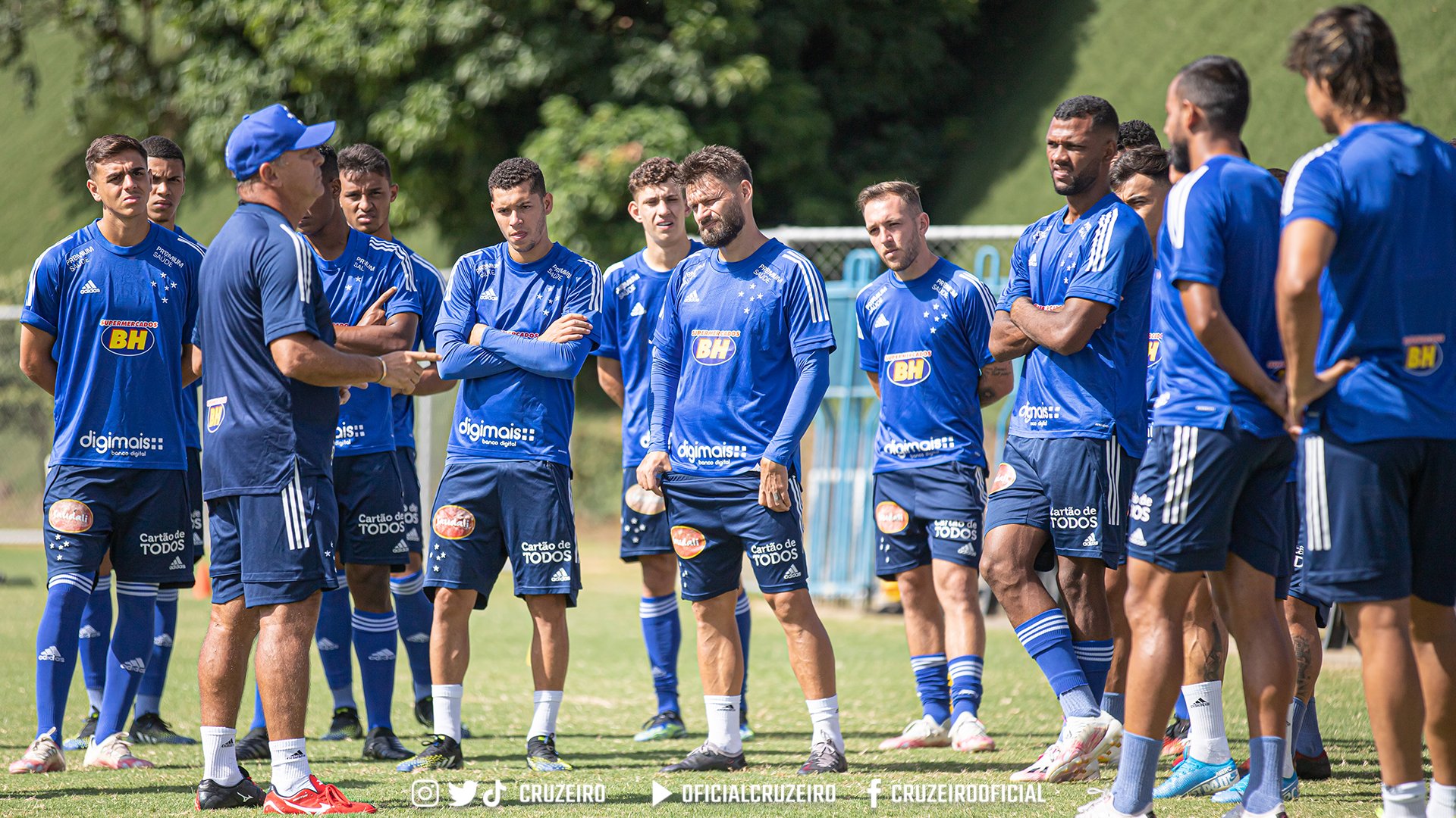 Felipe Conceição testa jogadores da base do Cruzeiro para próxima temporada