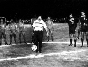 ESCOBAR EM CAMPO
