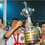 Colo-Colo ergue a Taça da Libertadores