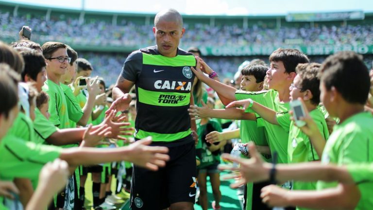 Alex: de menino que completava treino a ídolo do Coritiba, Palmeiras e Fenerbahçe