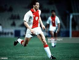 van Basten no profissional do Ajax (Reprodução/Getty Images)