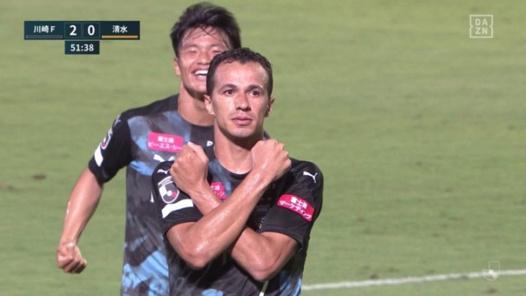 Artilheiro do seu time na temporada no Japão, Leandro Damião comemora 500 jogos na carreira