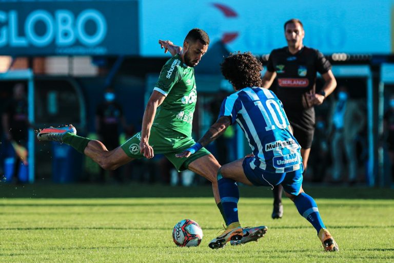 Chapecoense decide o Catarinense 2021 contra o Avaí