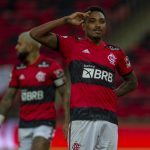 Flamengo recusa oferta de 3 milhões de dólares por Vitinho