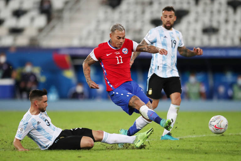 Em jogo disputado Argentina e Chile empatam em estreia no Nilton Santos