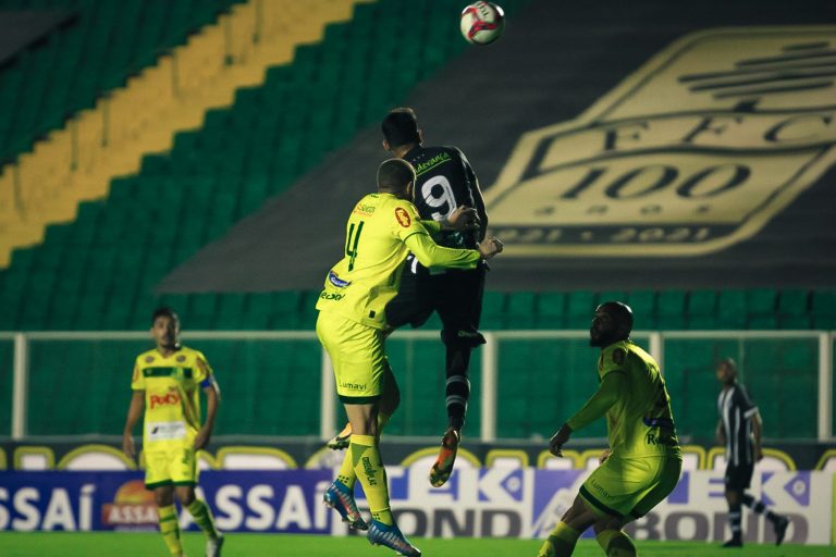 Figueirense sai perdendo, mas consegue empatar com o Mirassol