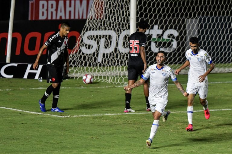 Avaí impõe a segunda derrota ao Vasco em São Januário, na 4ª rodada da Série B