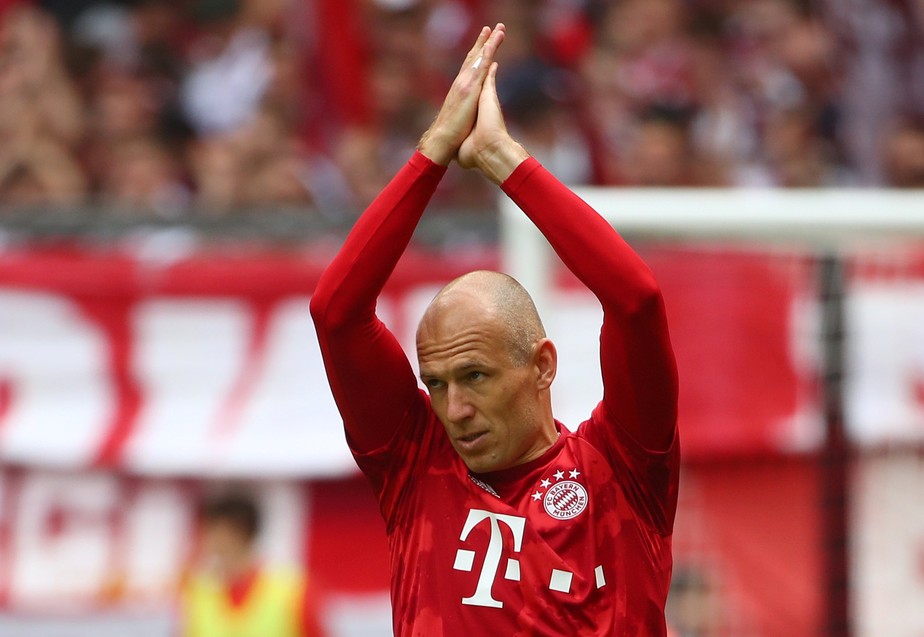 O adeus de uma lenda: Robben anuncia aposentadoria do futebol