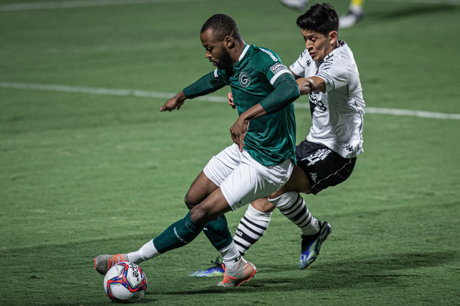 Vasco perde para o Goiás com um a menos; Jogo mostra que resultado poderia ter sido melhor