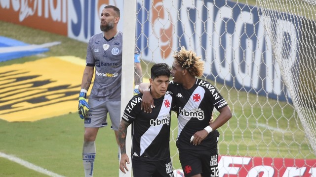 Vasco vence Confiança em casa antes de enfrentar sequência complicada