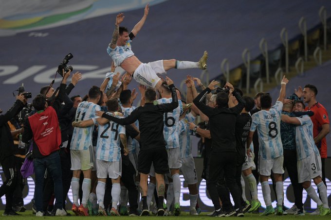 Argentina vence Brasil
