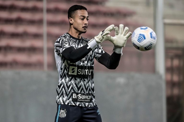 Menino da Vila, Paulo Mazoti sonha em repetir sucesso de antecessores no gol do Peixe