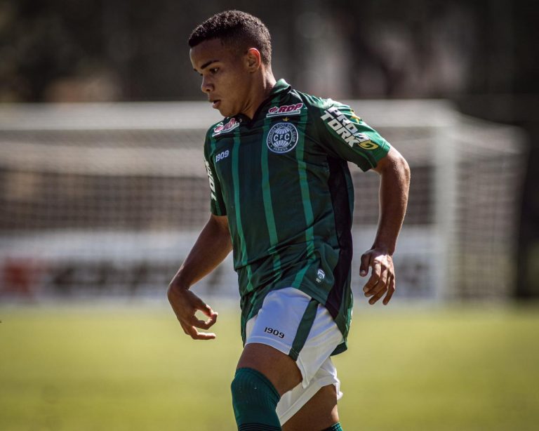 Kaio César, promessa da base do Coritiba, comemora oportunidades com a equipe Sub-23 e cita: “Um sonho realizado vestir essa camisa”