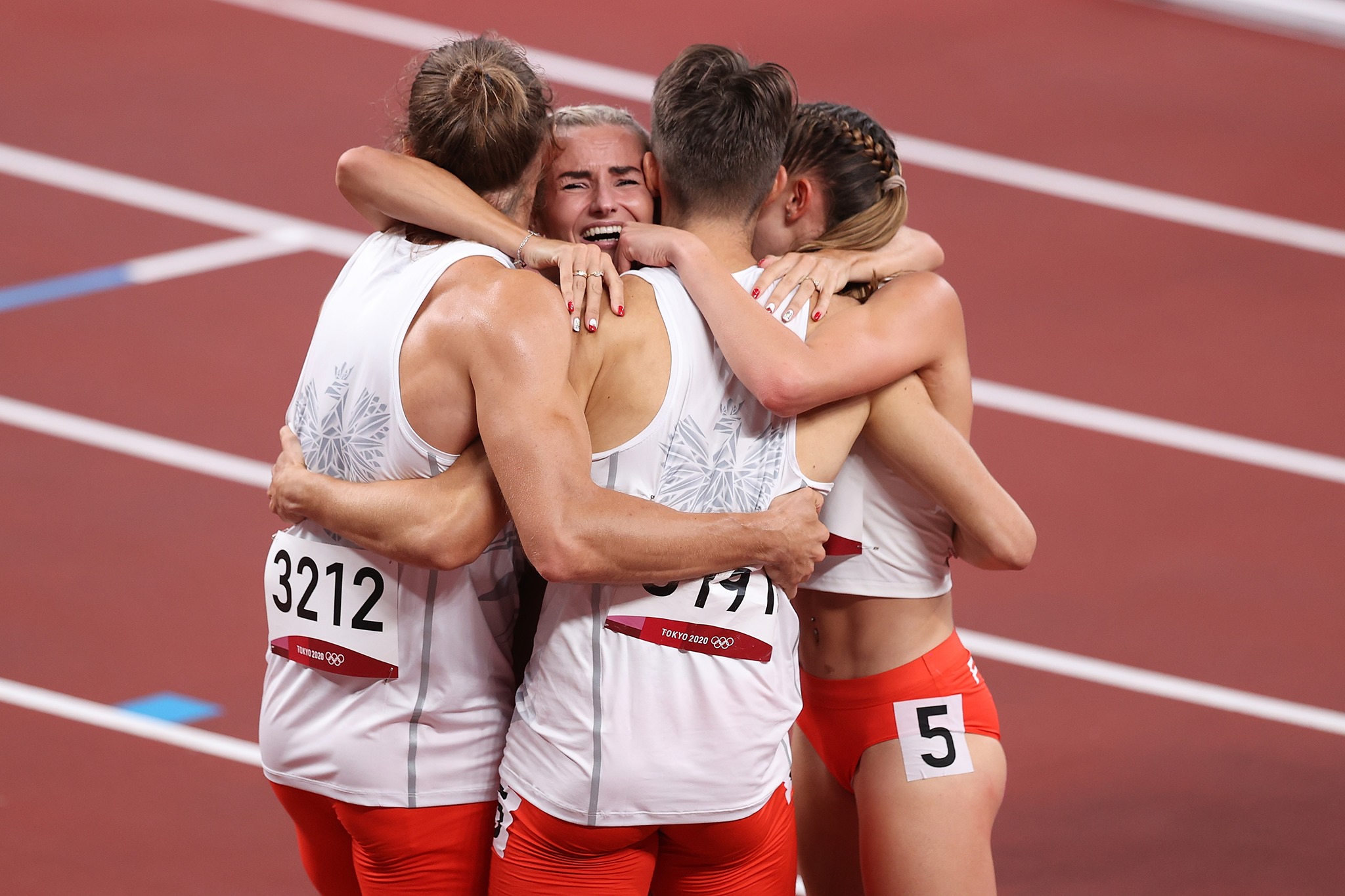 Polônia tornou-se o primeiro país campeão do revezamento 4x400 m misto