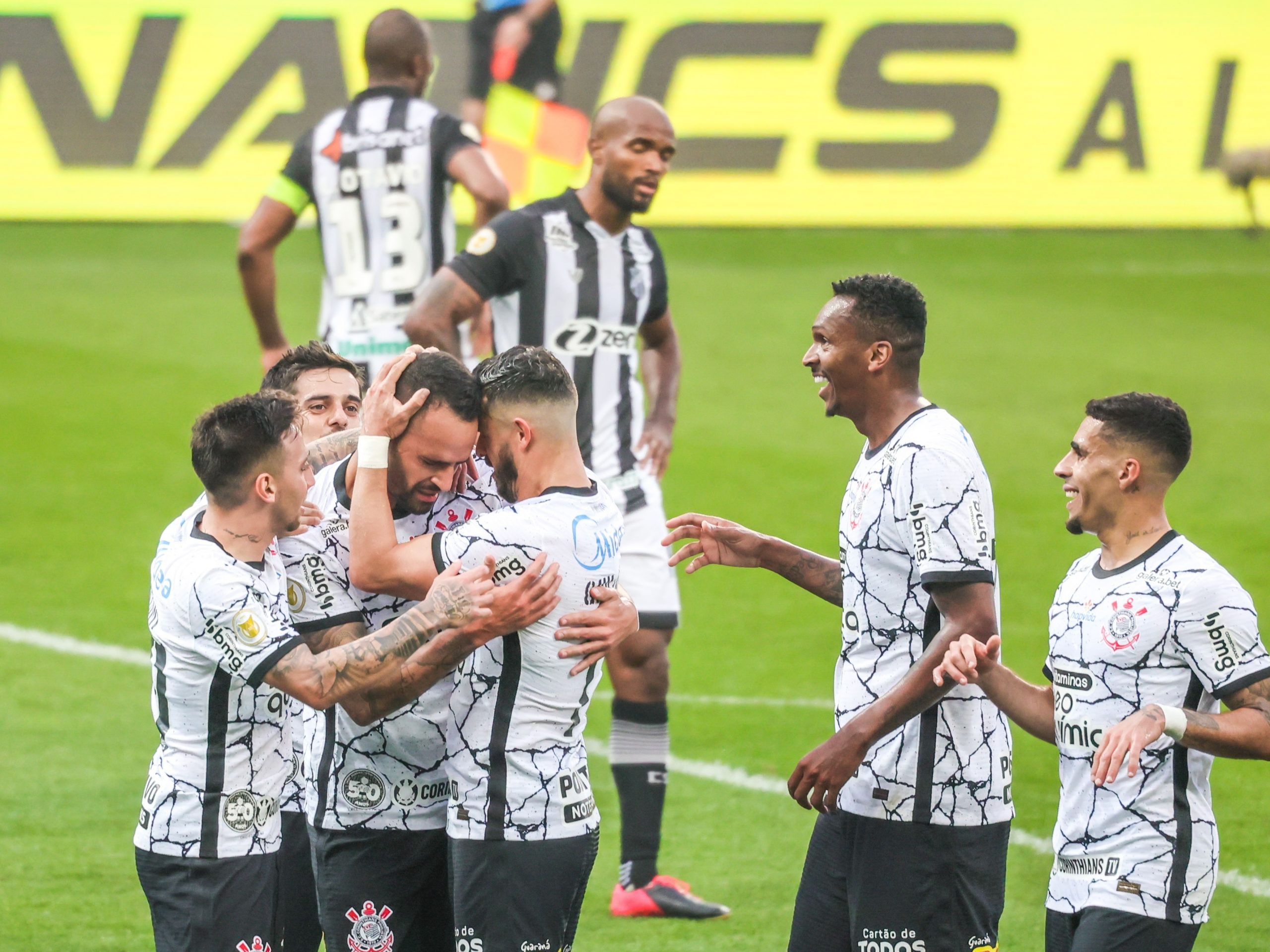 Na reestreia de Renato Augusto, Corinthians vence o Ceará