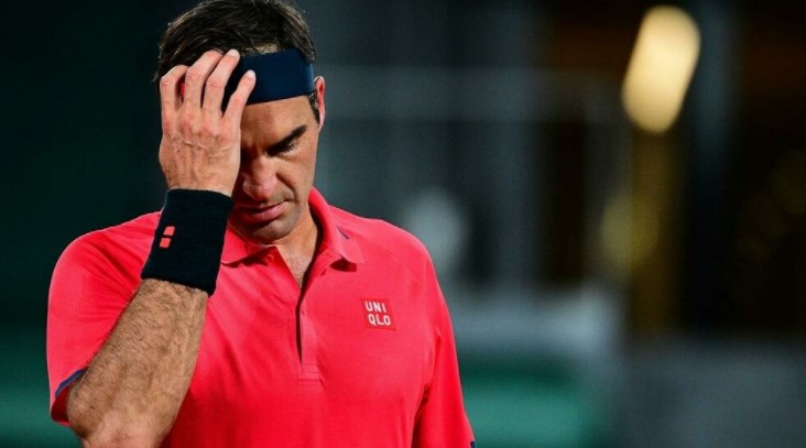Federer sem previsão de retorno, alto número de desistências, e Fritz passa mal em partida (Foto: Reprodução/Martin Bureau/AFP)
