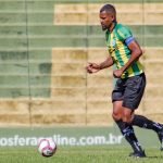 Faixa de Capitão, gols, titularidade e liderança, Léo Kanu, zagueiro do Ypiranga, vive o seu melhor momento na defesa Canarinho