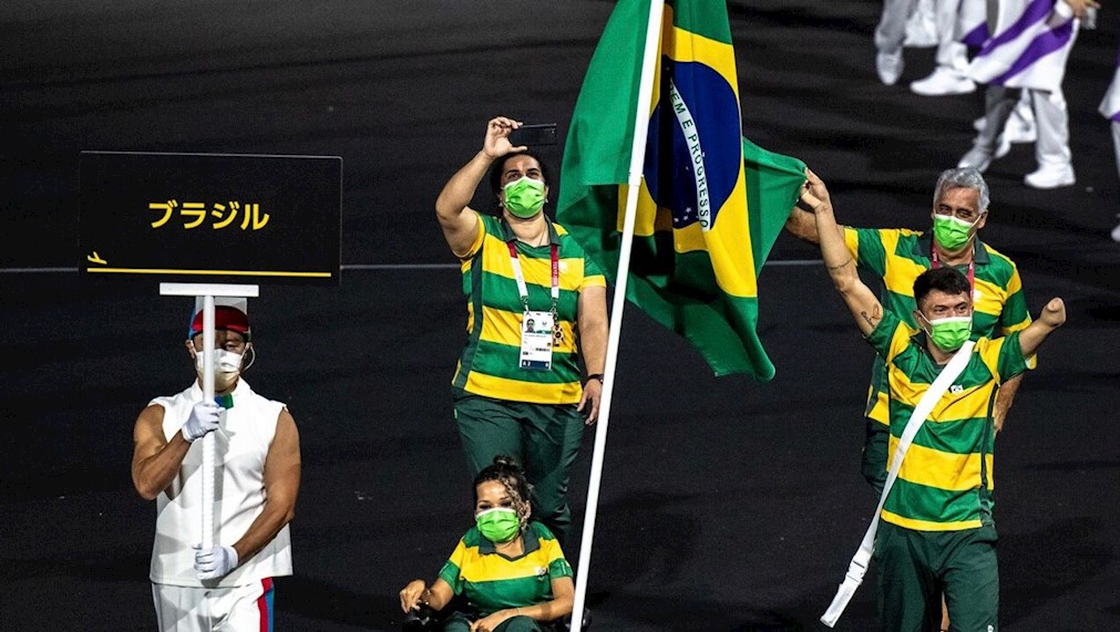 Paralímpiadas: abertura tem delegação enxuta e protesto