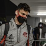 Rodrigo Caio celebra retorno aos gramados pelo Flamengo: "Trabalhei muito"