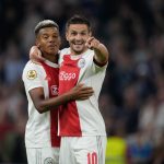 Jogando em casa, Ajax goleia o Cambuur e assume a liderança da Eredivisie
