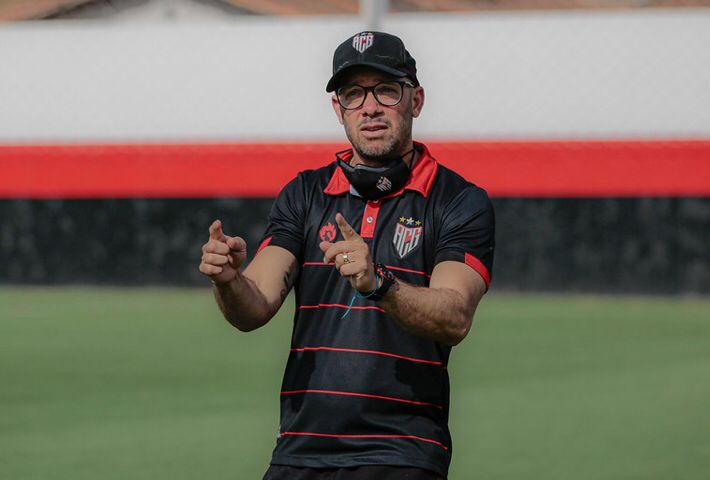 Rogério Corrêa celebra boa fase do Atlético-GO sub-20 e projeta sequência da temporada