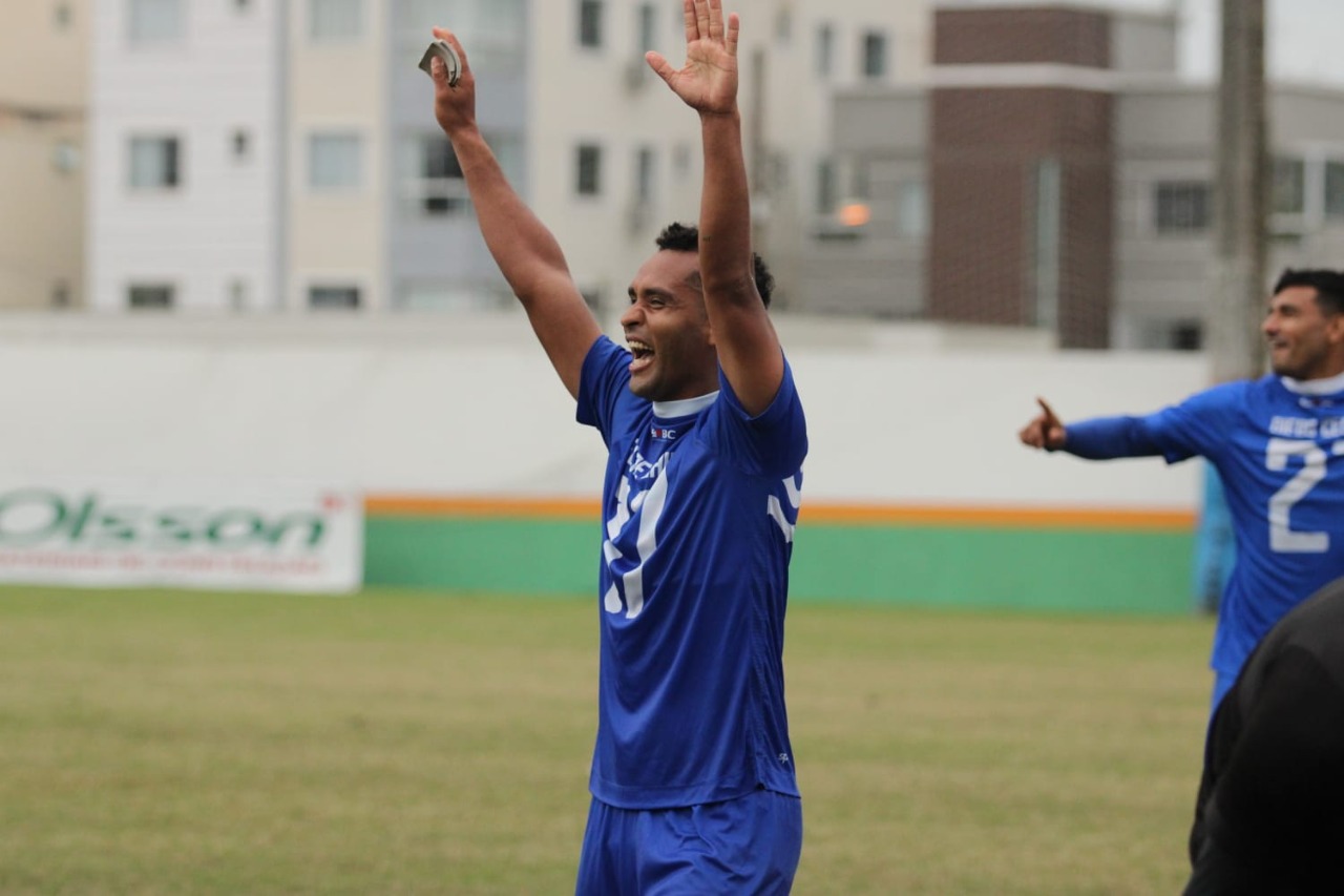 Autor do gol 200 do Barra, Felipe Baiano celebra título da Série B do Catarinense