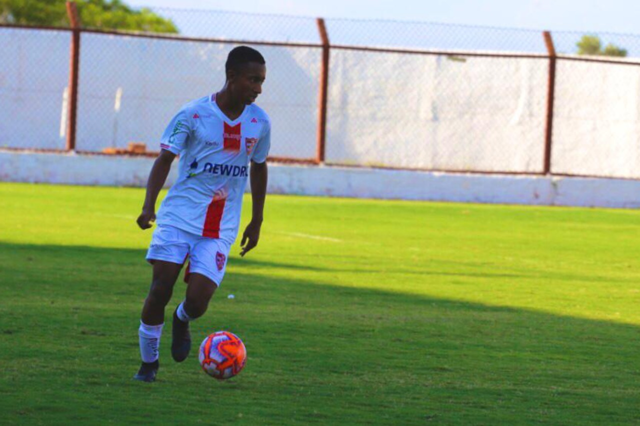 Lateral com passagem pelo futebol peruano reforça o Batistense para a disputa da Série C do Catarinense