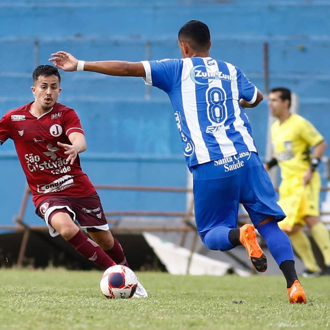 Volante do Taubaté diz que time vai pro tudo ou nada na Copa Paulista: “Pensamento só na vitória”