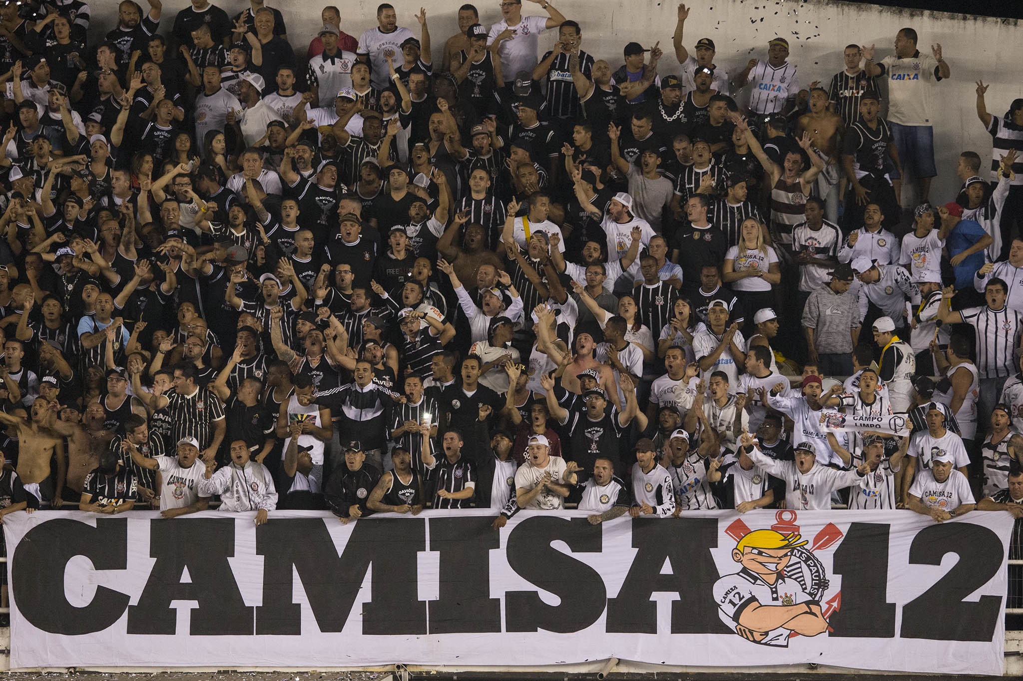 Torcida organizada do Corinthians é suspensa por seis meses