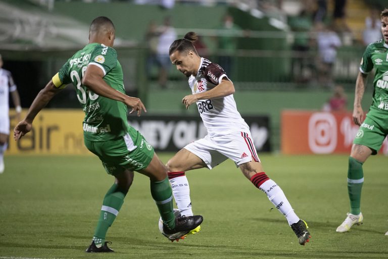 Na Arena Condá, Flamengo empata com a lanterna Chapecoense