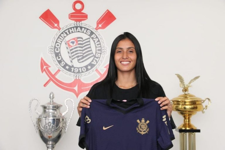Corinthians Feminino contrata Jaqueline, ex-atacante do São Paulo