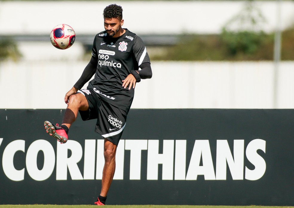 Ponte Preta anuncia acerto com o zagueiro Léo Santos do Corinthians; Marquinhos também se despede do Timão