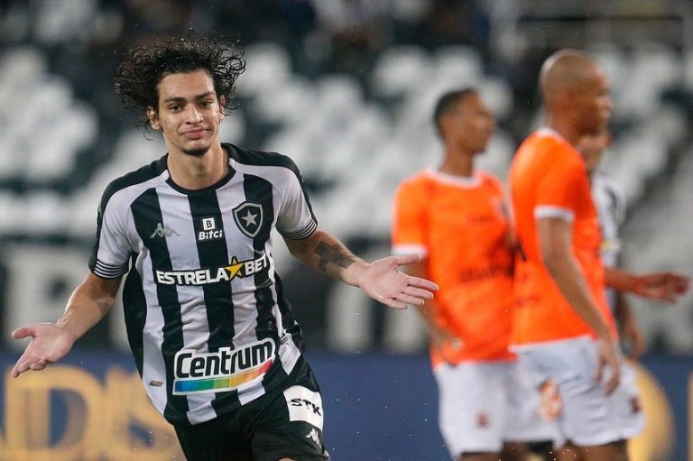 Botafogo bate Nova Iguaçu com show de Matheus Nascimento no segundo tempo