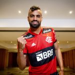 Flamengo anuncia a contratação do zagueiro Fabrício Bruno