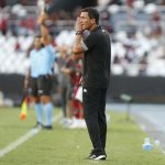 Zé Ricardo, do Vasco, fala sobre confronto diante do Flamengo: "Espero dois grandes jogos"
