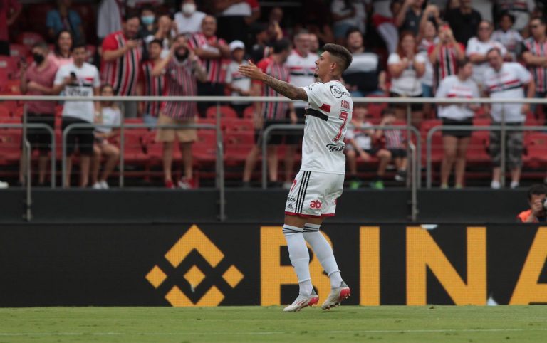 Rigoni e Luciano marcam e São Paulo vence o Botafogo-SP pelo Paulistão