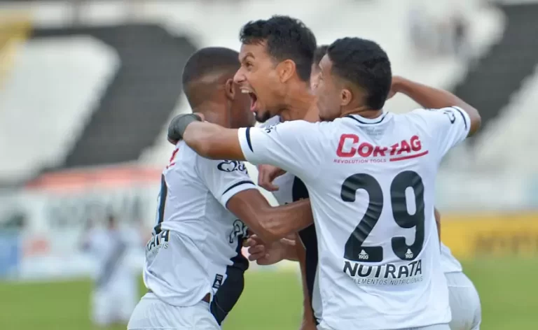 Ponte Preta vence a primeira na Série B com gol de Lucca