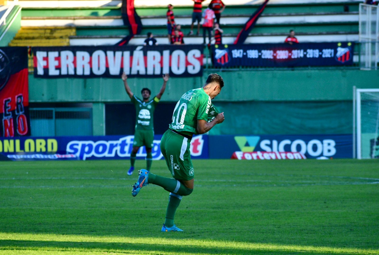 Chapecoense e Ituano empatam na estreia da Série B