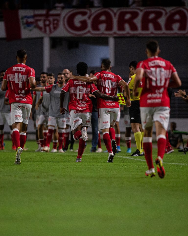 CRB vence Londrina e sai do Z4